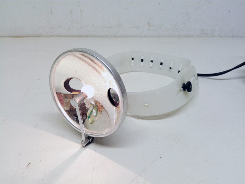 accesorio luz frente medico tension reg metal plastico func 220v 1u